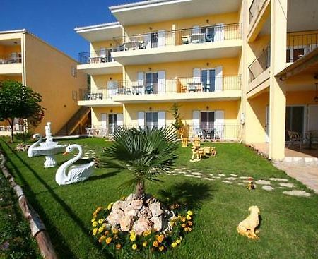 פרדיקה Alexios Apartments מראה חיצוני תמונה